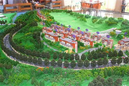 安侨东城国际花园，上立新南校，边户精装修，送车库